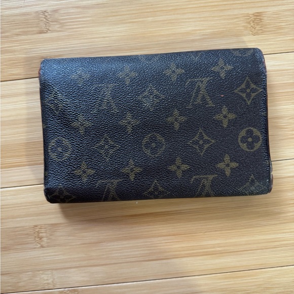 Louis Vuitton Passport pochette Big size Trifold compact wallet - Picture 5 of 8